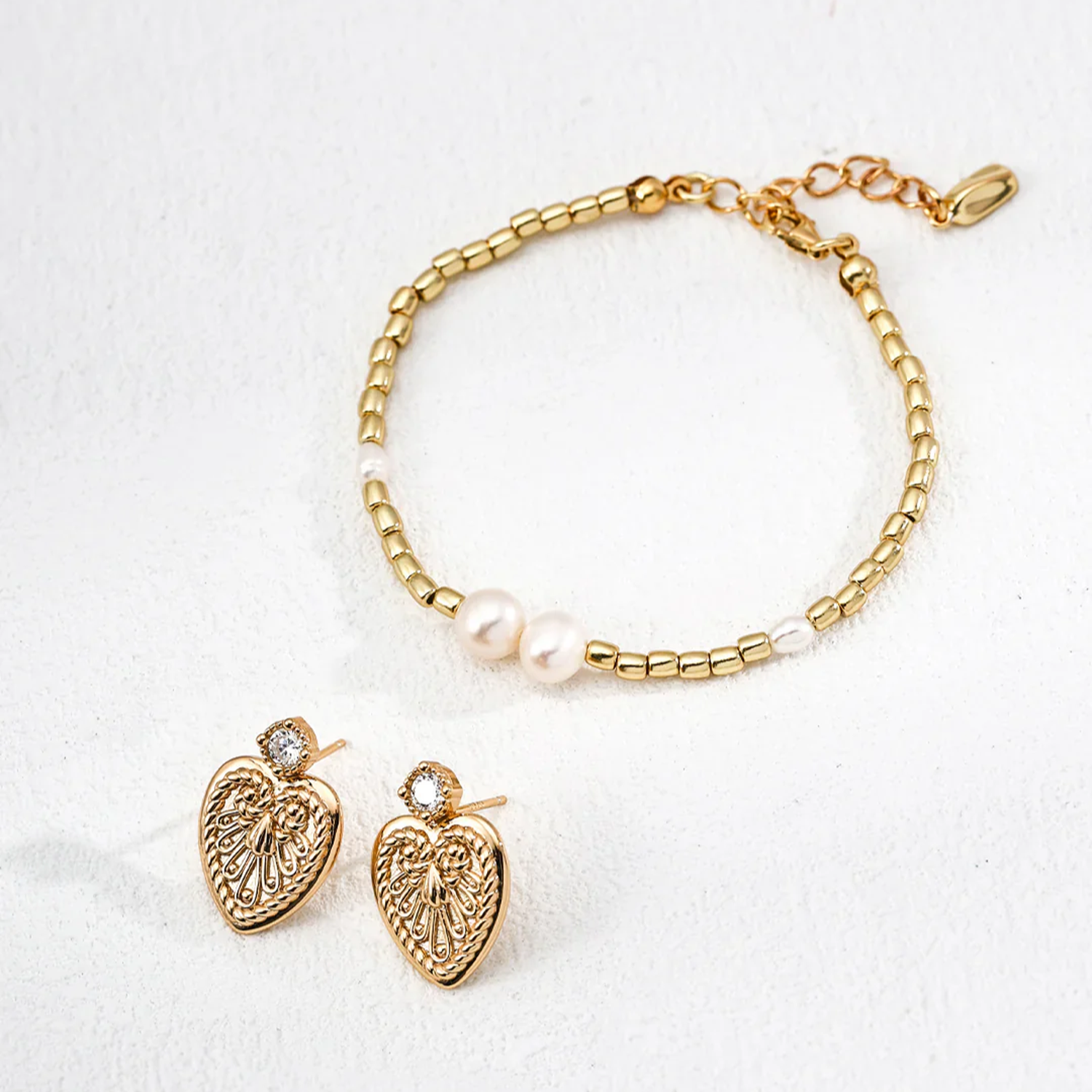Heart Vintage-Inspired Zirconia Earrings