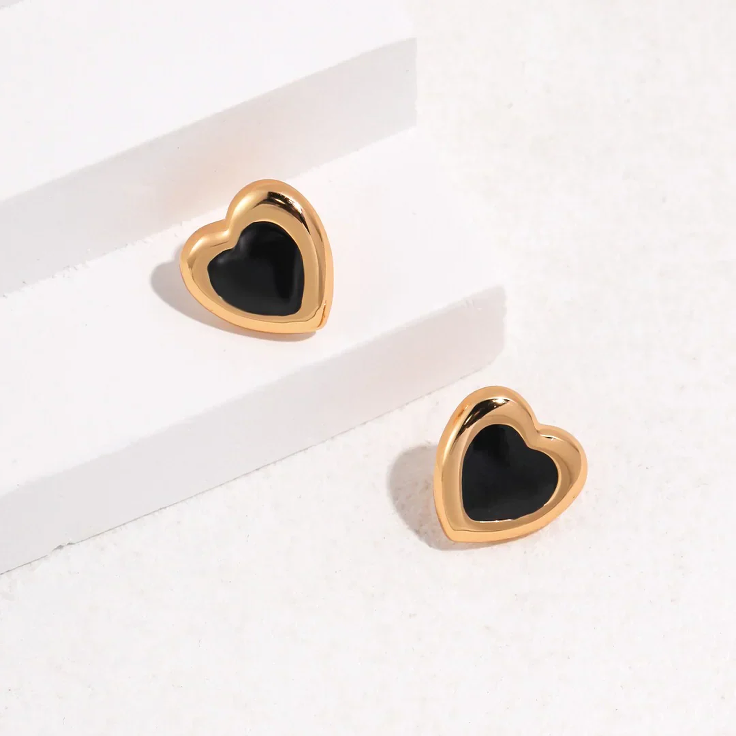 Black Agaet Love Earrings